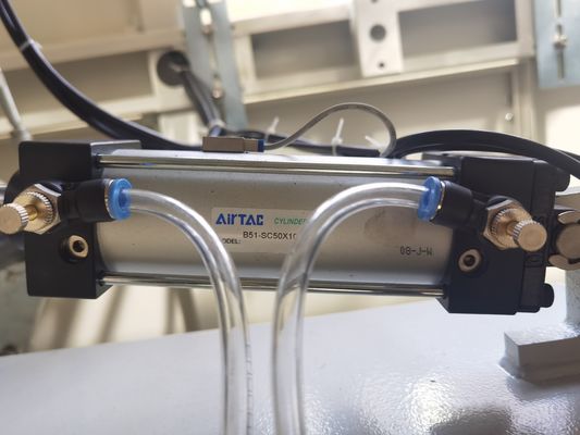 Μηχανή συσκευασίας πλαστικών συσκευασιών με θερμική σήραγγα και συρρικνωτική συσκευασία για χαρτοκιβώτια