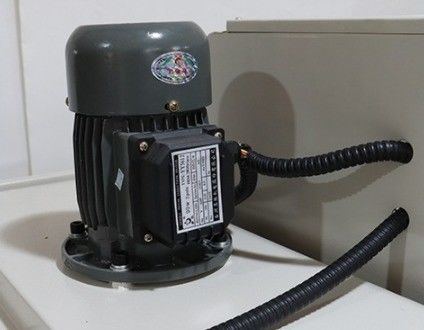 Αυτόματη μηχανή συσκευασίας κάψουλας με θερμική σήραγγα κουτί πλαστικής ταινίας συρρικνωτική συσκευασία