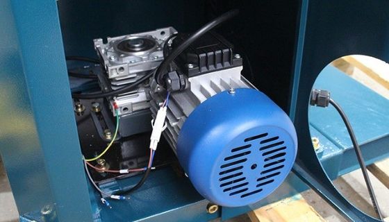 Μηχανή τυλίγματος για πλαστικό υλικό συσκευασίας σε παλέτες και ταινίες τέντωσης