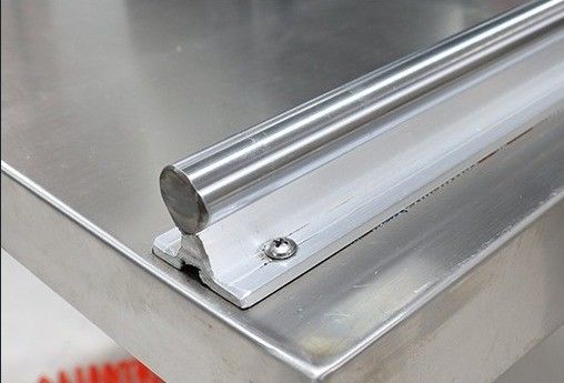 Σφραγιστής δίσκων με αέριο για κοτόπουλα, ψάρια και λαχανικά σε συσκευασίες με τροποποιημένη ατμόσφαιρα