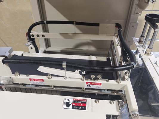 450L PLC τύπου δίσκοι αυγών αυτόματη συσκευή περιτύλιξης σφραγίδας με κάθετο φωτοηλεκτρικό αισθητήρα