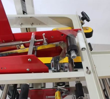 Μηχανή επισήμανσης πλευρικής επιφάνειας για συσκευασίες B2B