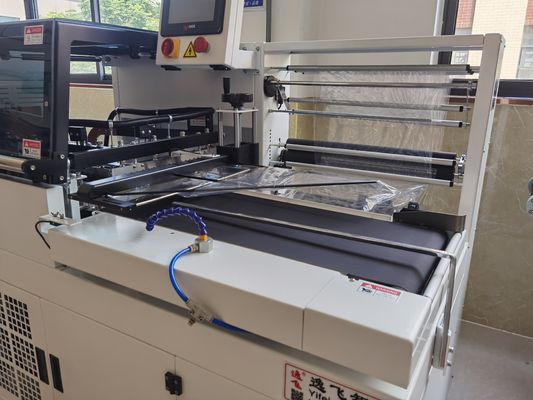 Μηχανή συσκευασίας αποσκευών 450L αυτοματοποιημένη τύπου L με σφραγίδα συρρικνωτική για τις απαιτήσεις των πελατών