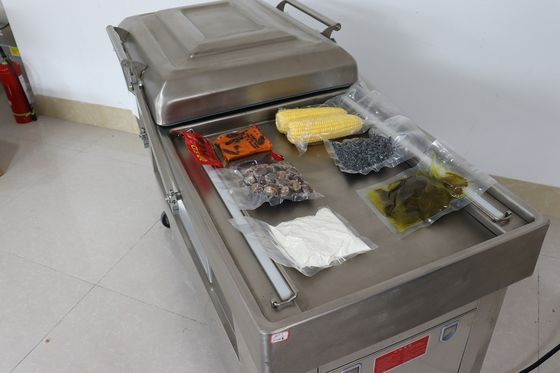 220V/50HZ Μηχανή διπλής θύρασης κάθετου κενού για εμπορική συσκευασία τροφίμων