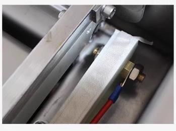 220V/50HZ Πλήρως αυτόματη μηχανή συσκευασίας σχήματος τούβλου ρυζιού με κενό για τρόφιμα και ποτά